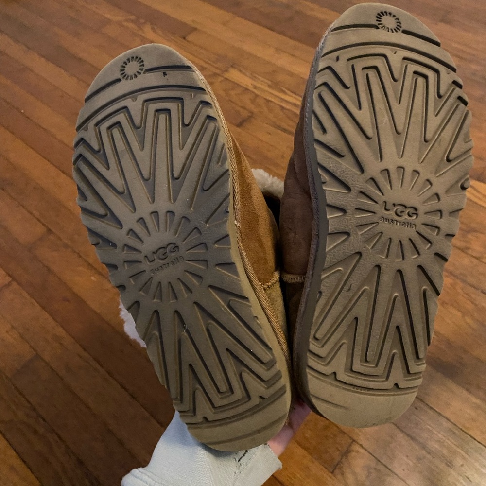 Size 6 Uggs - image 3